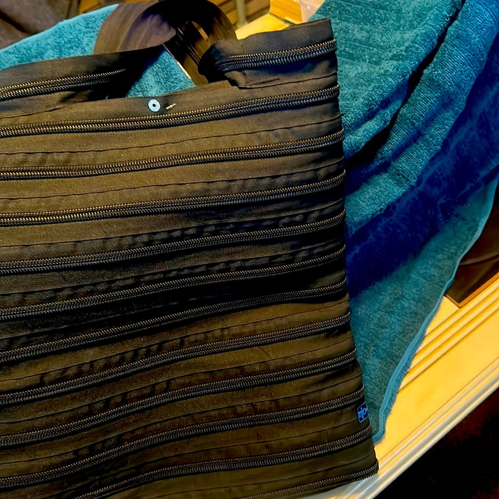 This bag it’s zip-It black and beautiful